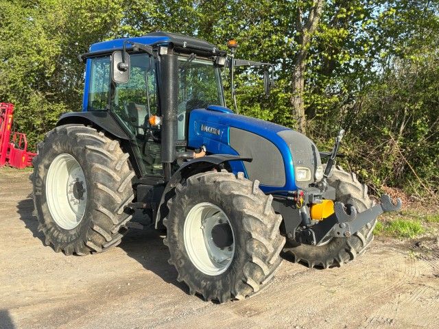 2013 Valtra A93 Farm Tractor