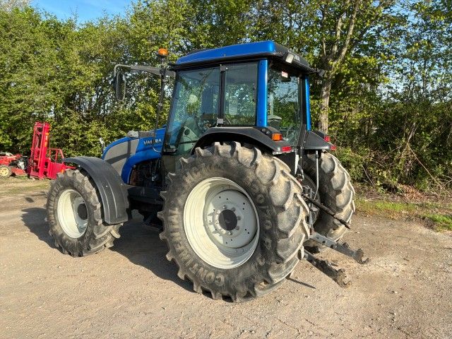 2013 Valtra A93 Farm Tractor