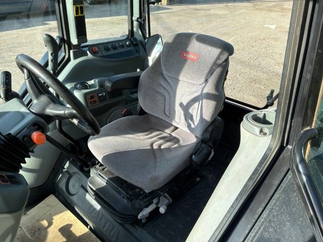 2013 Valtra A93 Farm Tractor