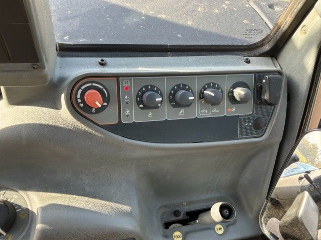 2013 Valtra A93 Farm Tractor