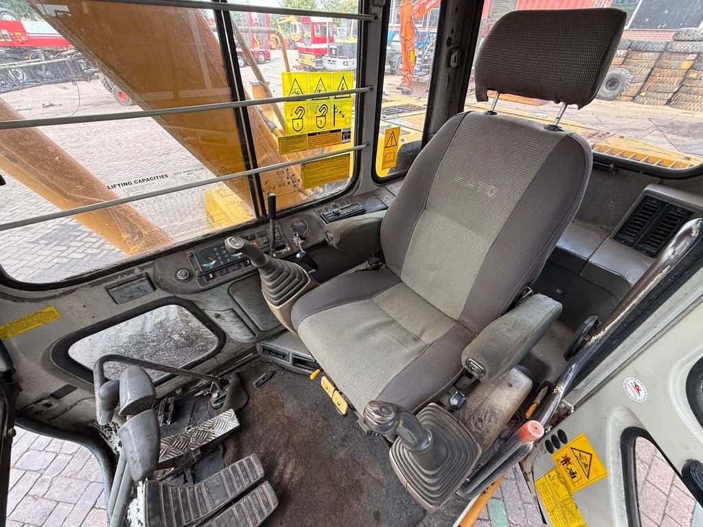 Kato HD307 HD307