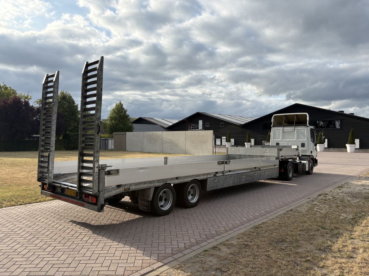 IVECO eurocargo trekker 18 ton - oplegger semi dieplader 16 ton