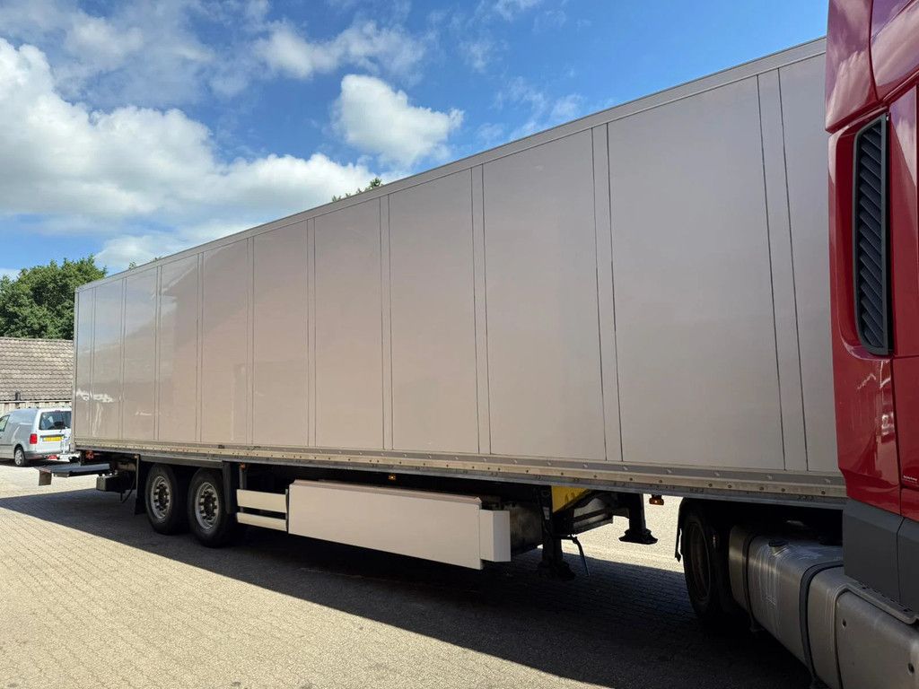 Schmitz Cargobull SCB S*2 Iso Koffer 2500KG LBW Palletkist APK 01-2027