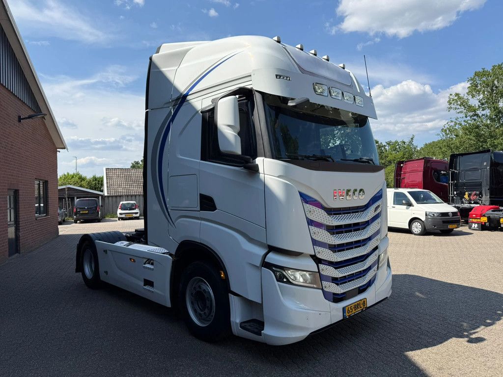 Iveco S-WAY 460 LNG Retarder Leren Bekleding NL Truck APK/TUV -2027 - Top condition