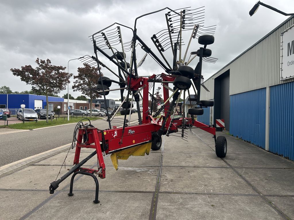 Fella TS 880