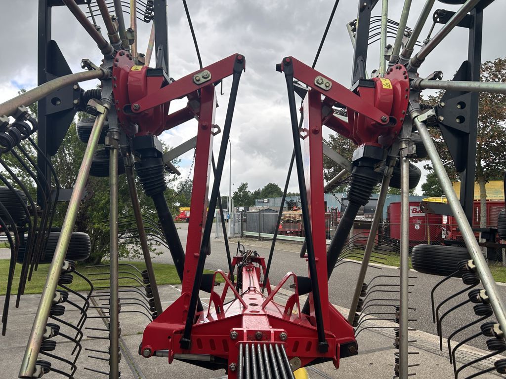 Fella TS 880