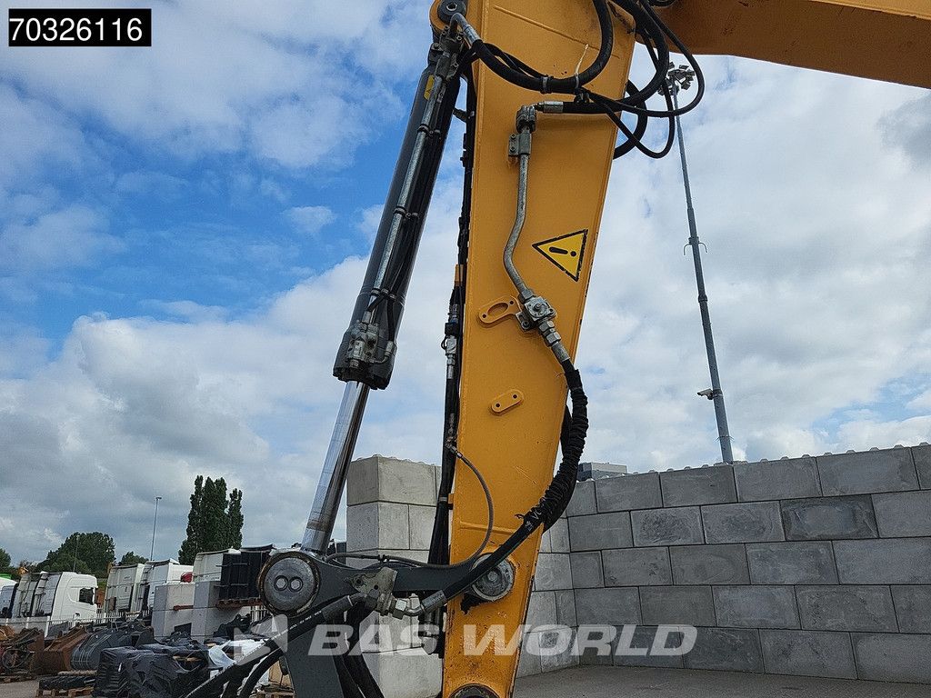 Liebherr R922 LC