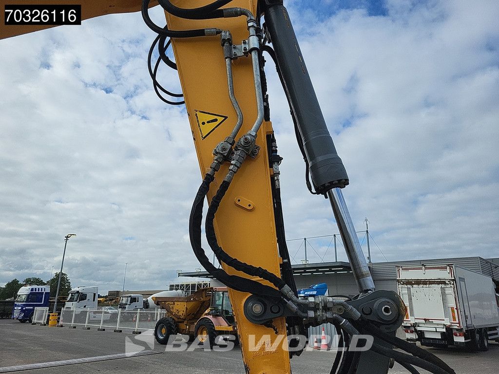 Liebherr R922 LC
