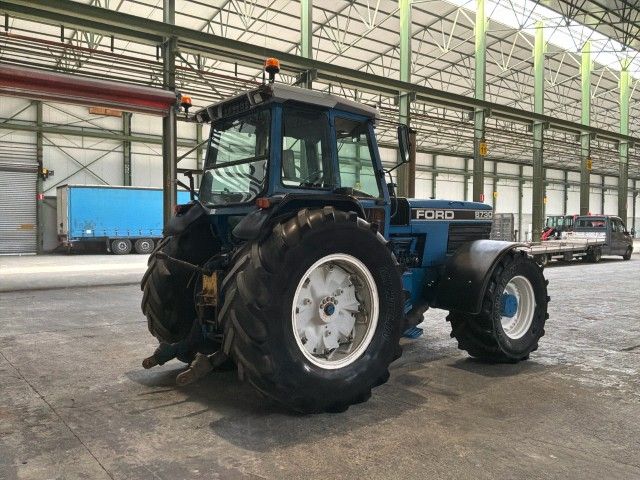 1990 Ford 8730 DT 4-wheel-drive tractor