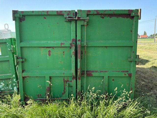 Construction trailer