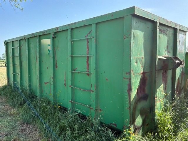 Construction trailer