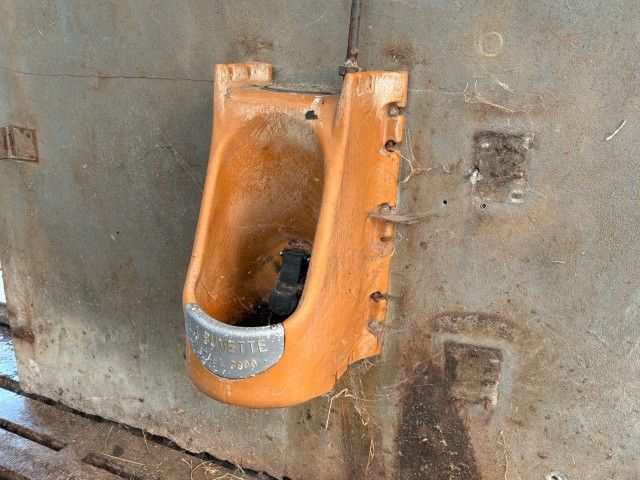 La Buvette Stall 3000 Water Troughs (5)