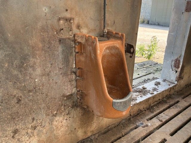 La Buvette Stall 3000 Water Troughs (5)