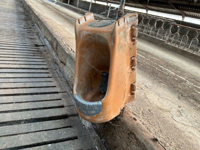 La Buvette Stall 3000 Water Troughs (5)