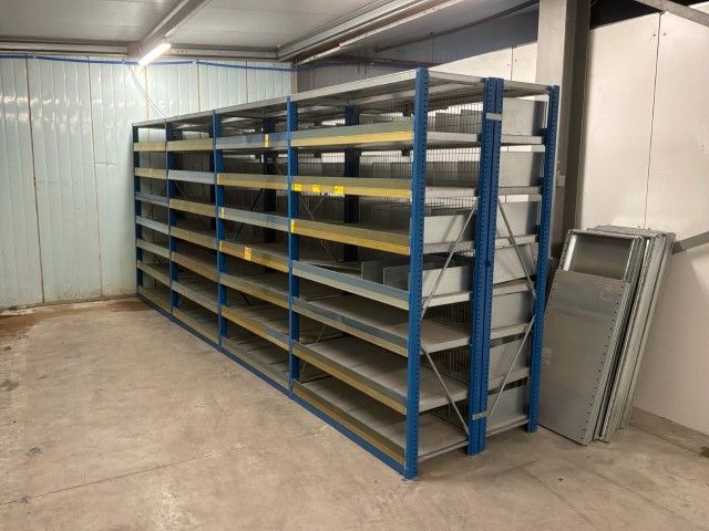 Double-sided shelving unit