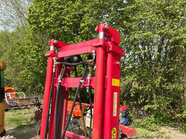 Wifo BKP-UD & HMD-280 Bale Clamp with Lifting Mast