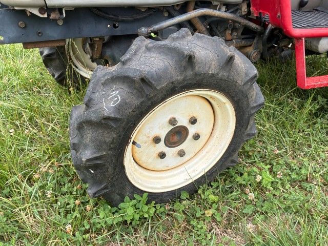 Yanmar F-220 Four-Wheel-Drive Mini Tractor