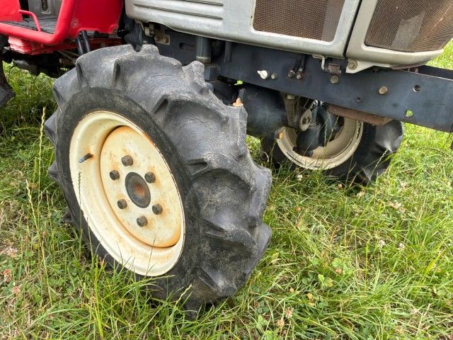 Yanmar F-220 Four-Wheel-Drive Mini Tractor