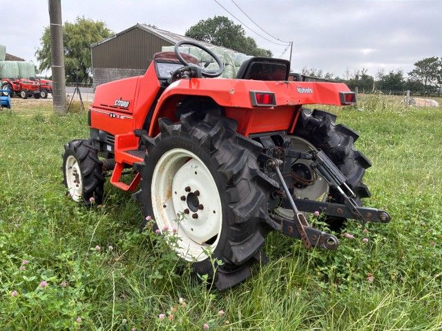Kubota Saturn X-20 Four-Wheel-Drive Mini Tractor