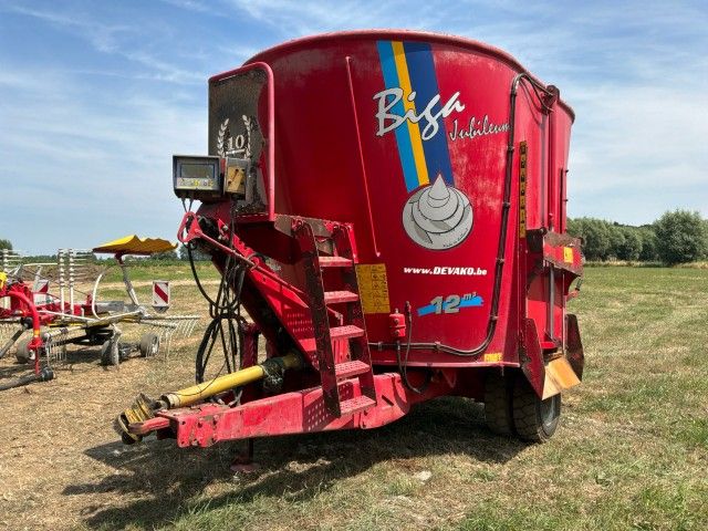 2009 Peecon Biga VME120 feed mixer