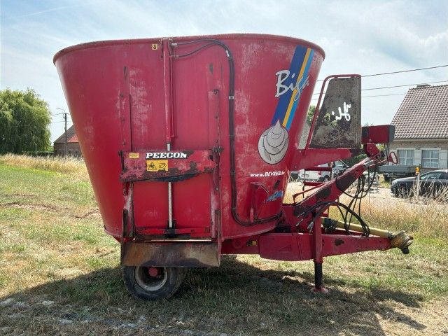 2009 Peecon Biga VME120 feed mixer