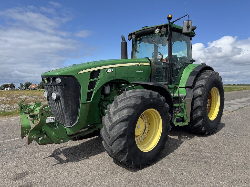 John Deere 8130