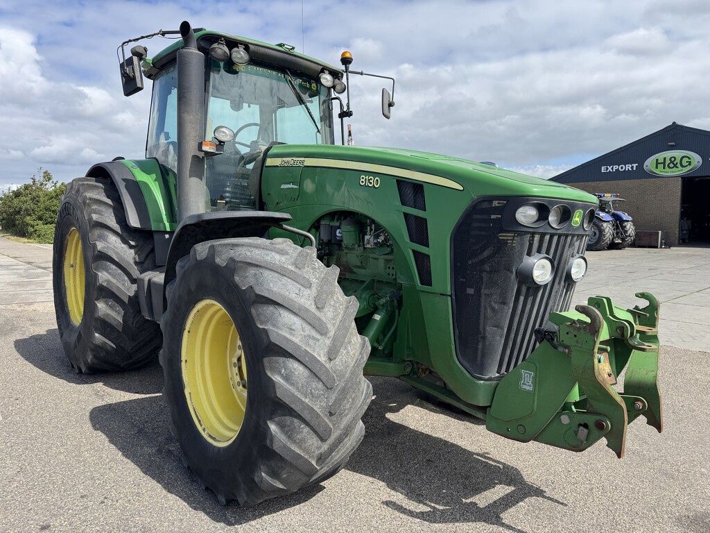 John Deere 8130