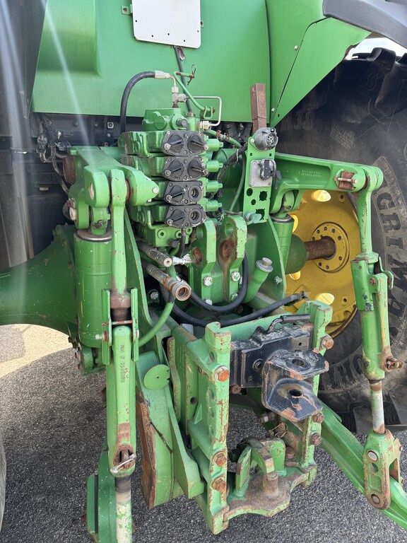 John Deere 8130