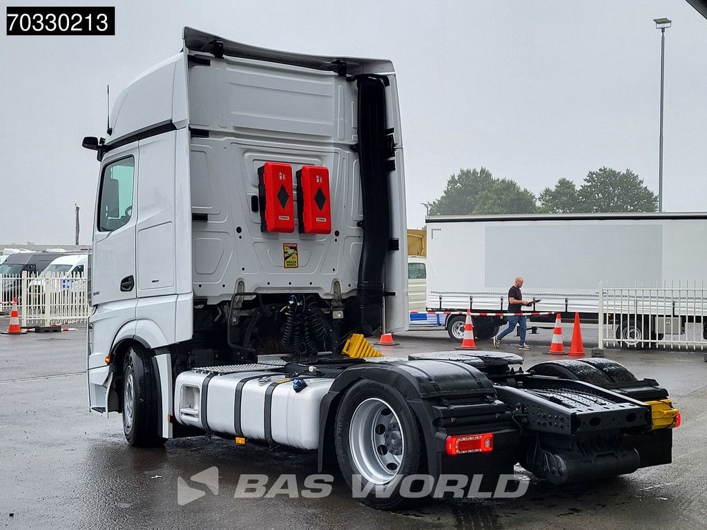 Mercedes Actros Actros 1848 4X2 GigaSpace Mega 2x Tanks Navi ACC