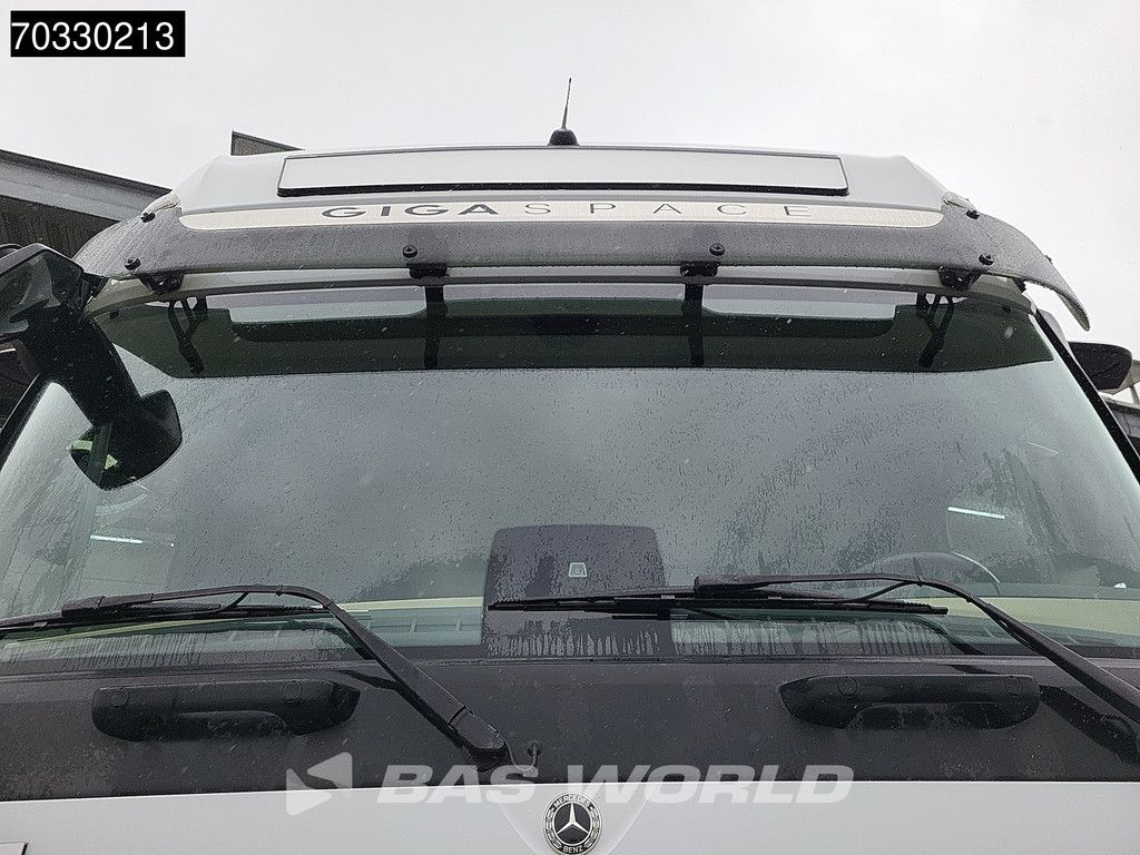 Mercedes Actros Actros 1848 4X2 GigaSpace Mega 2x Tanks Navi ACC