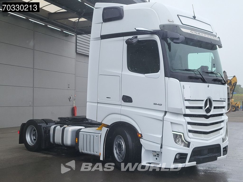 Mercedes Actros Actros 1848 4X2 GigaSpace Mega 2x Tanks Navi ACC