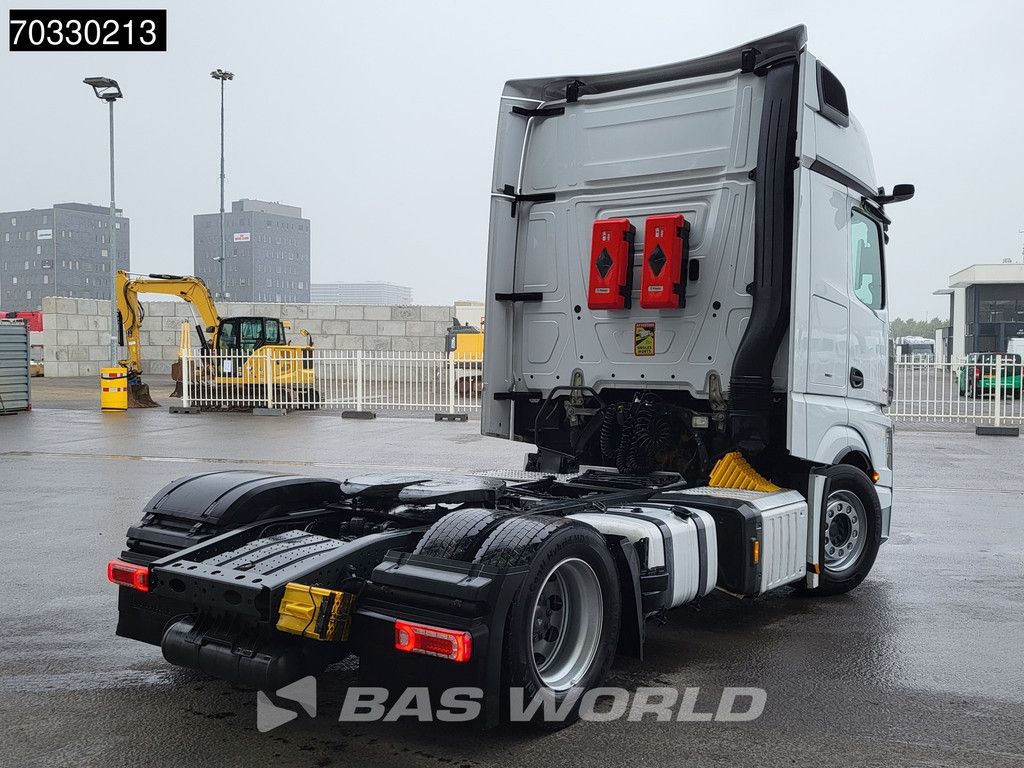 Mercedes Actros Actros 1848 4X2 GigaSpace Mega 2x Tanks Navi ACC