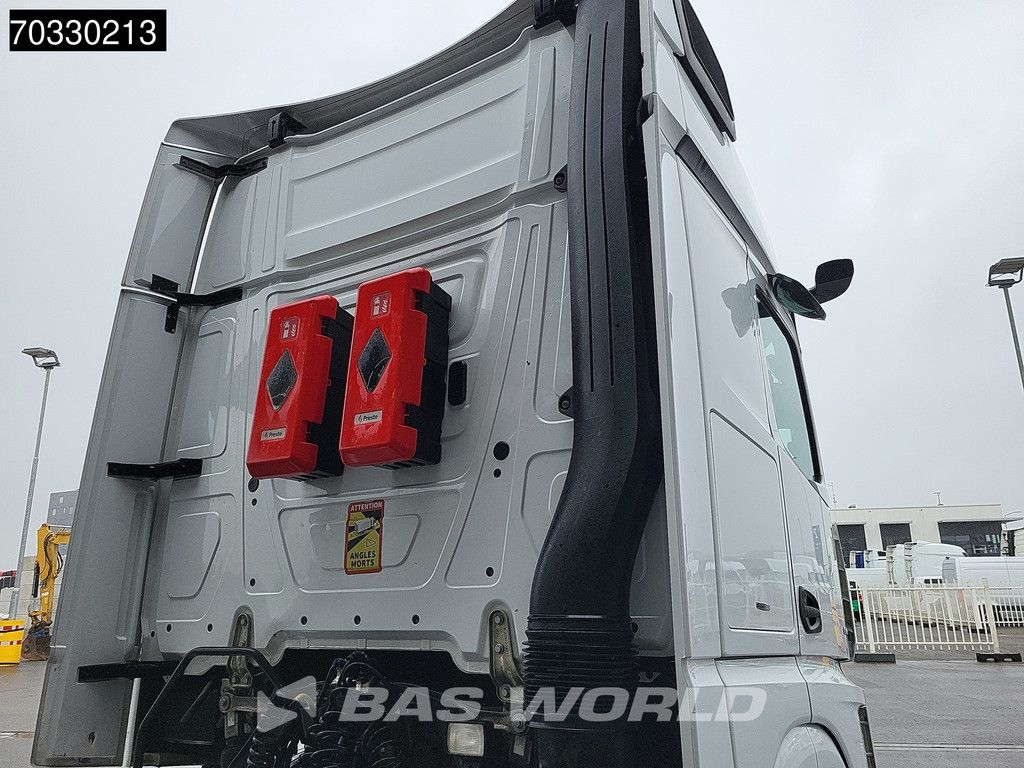 Mercedes Actros Actros 1848 4X2 GigaSpace Mega 2x Tanks Navi ACC