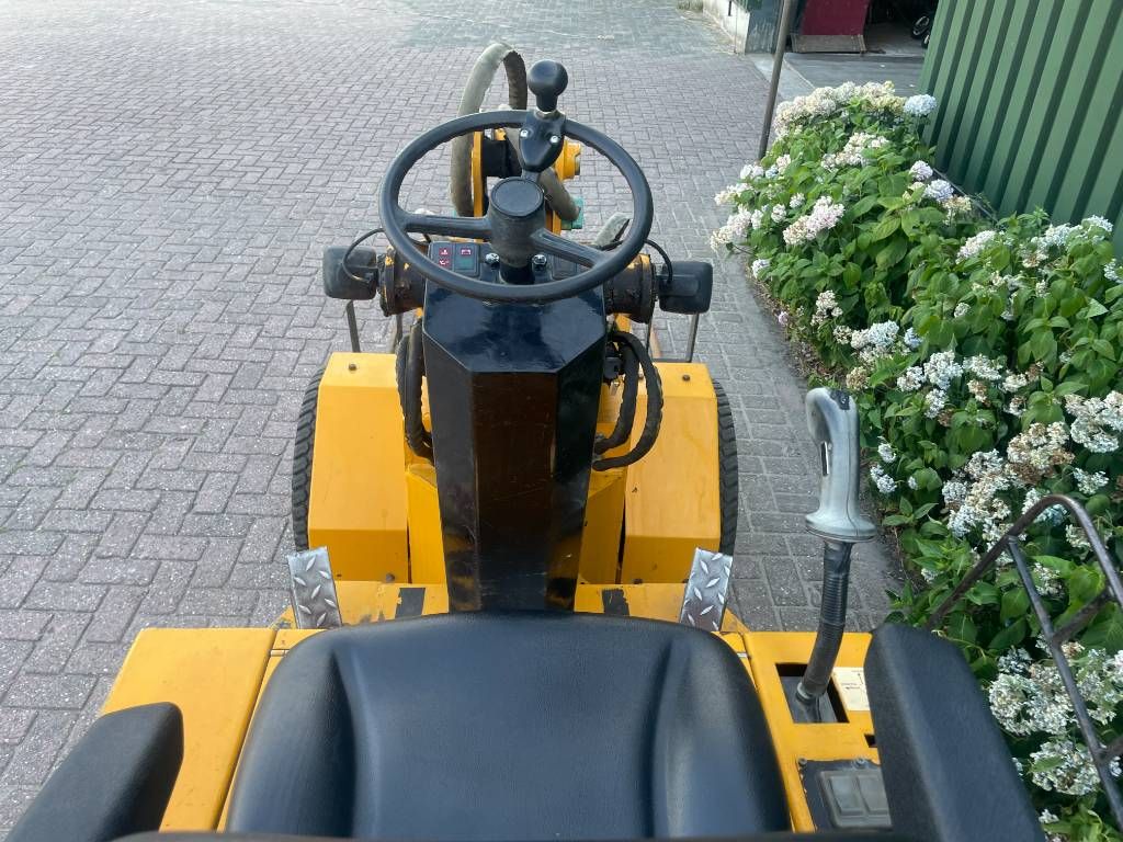 Sherpa 200 loader shovel (giant, weidemann)