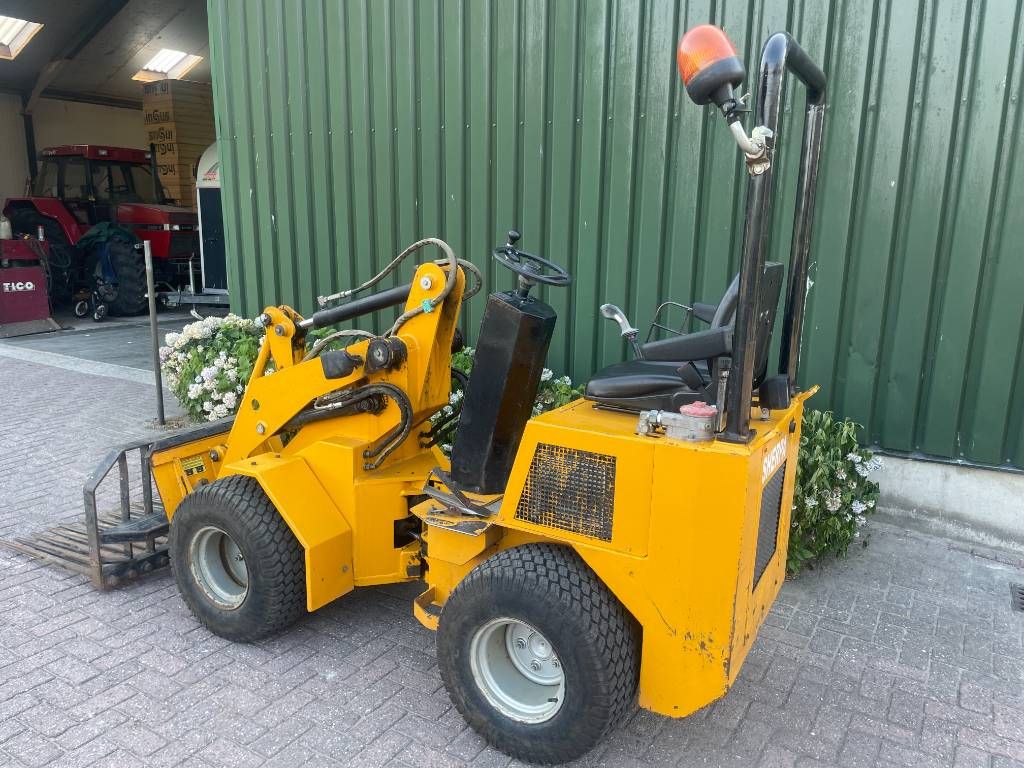 Sherpa 200 loader shovel (giant, weidemann)