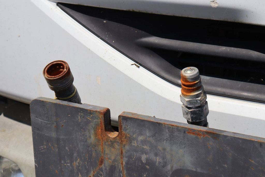 Truck Tipper Renault Midlum 180 Diesel 215hp 2001