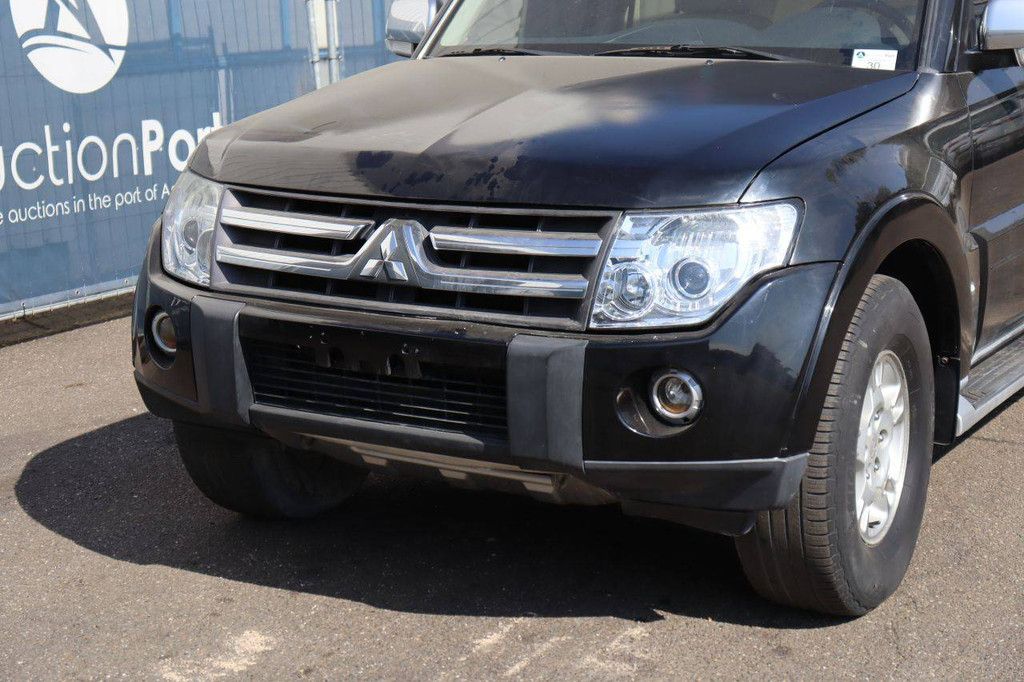 SUV Mitsubishi PAJERO Petrol 2007