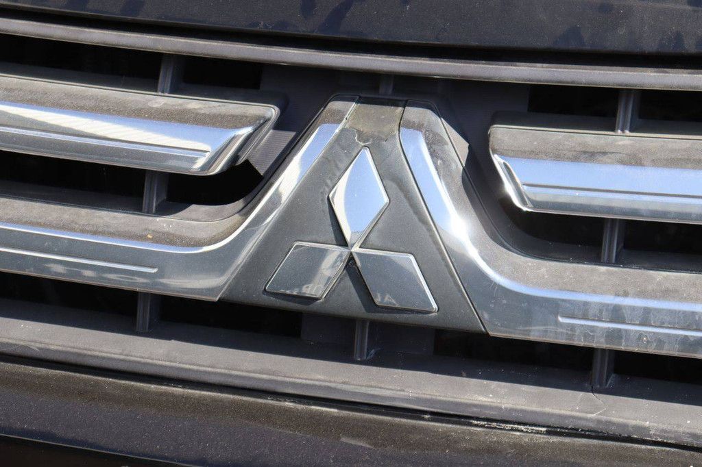 SUV Mitsubishi PAJERO Petrol 2007