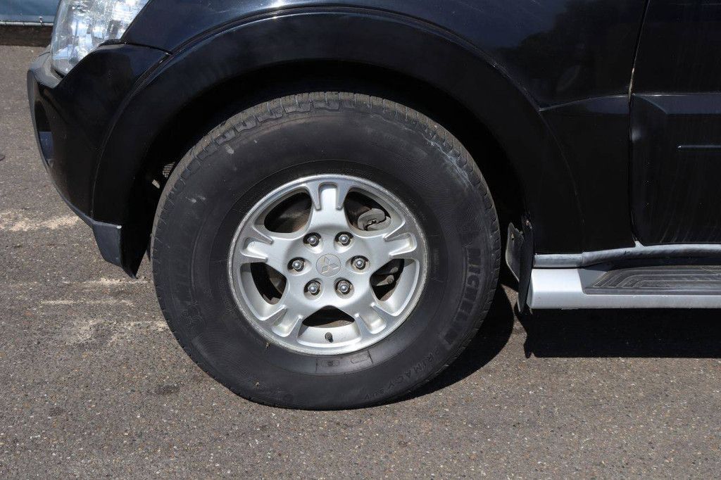 SUV Mitsubishi PAJERO Petrol 2007