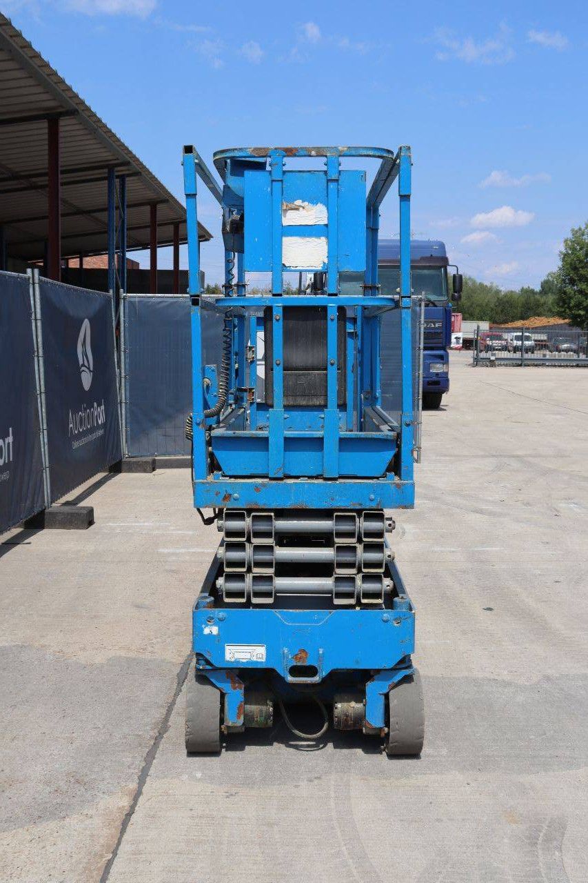 Scherenarbeitsbühne Genie GS-1932 elektrisch 227 kg 8,0 m 2012