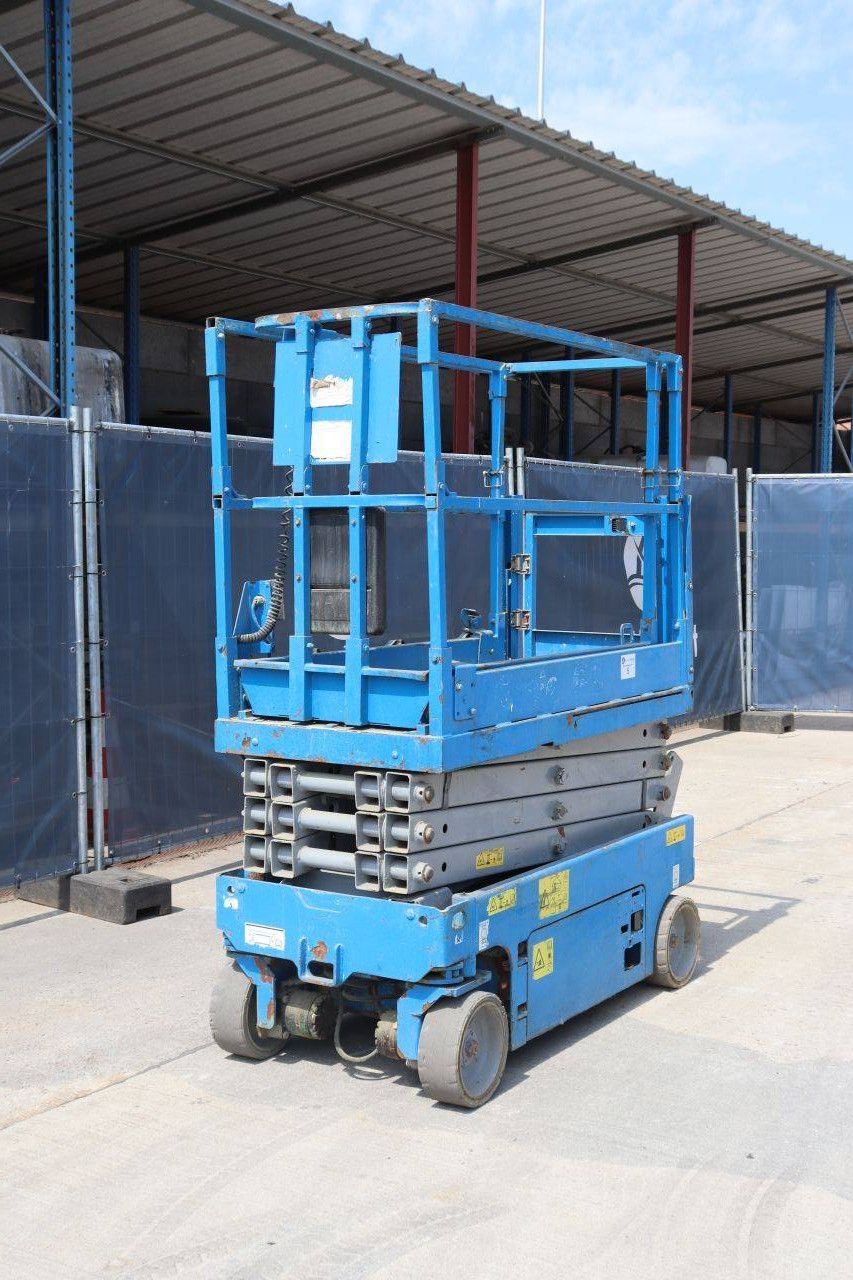 Scherenarbeitsbühne Genie GS-1932 elektrisch 227 kg 8,0 m 2012