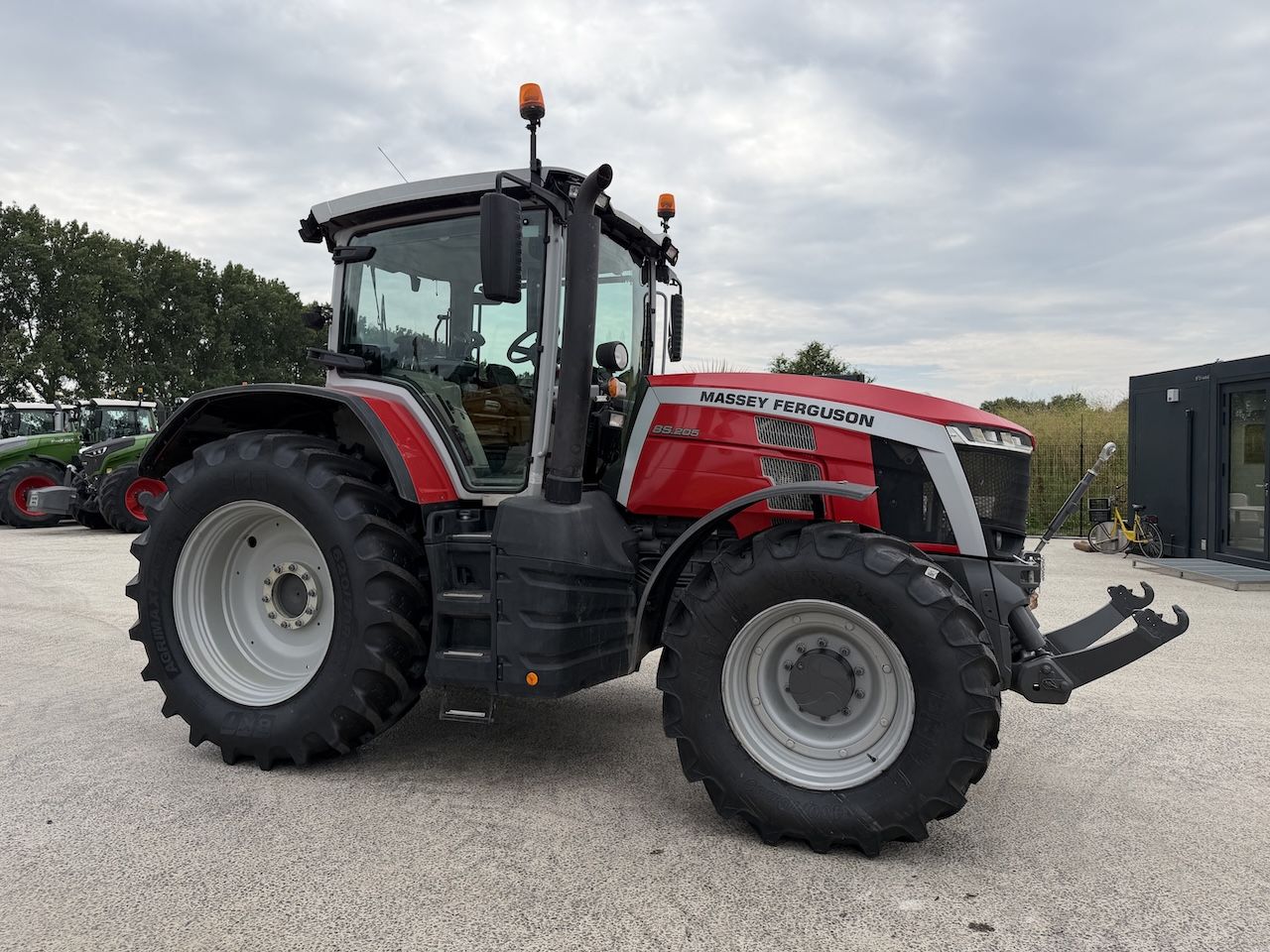 Massey Ferguson 8S.205 Dyna-7