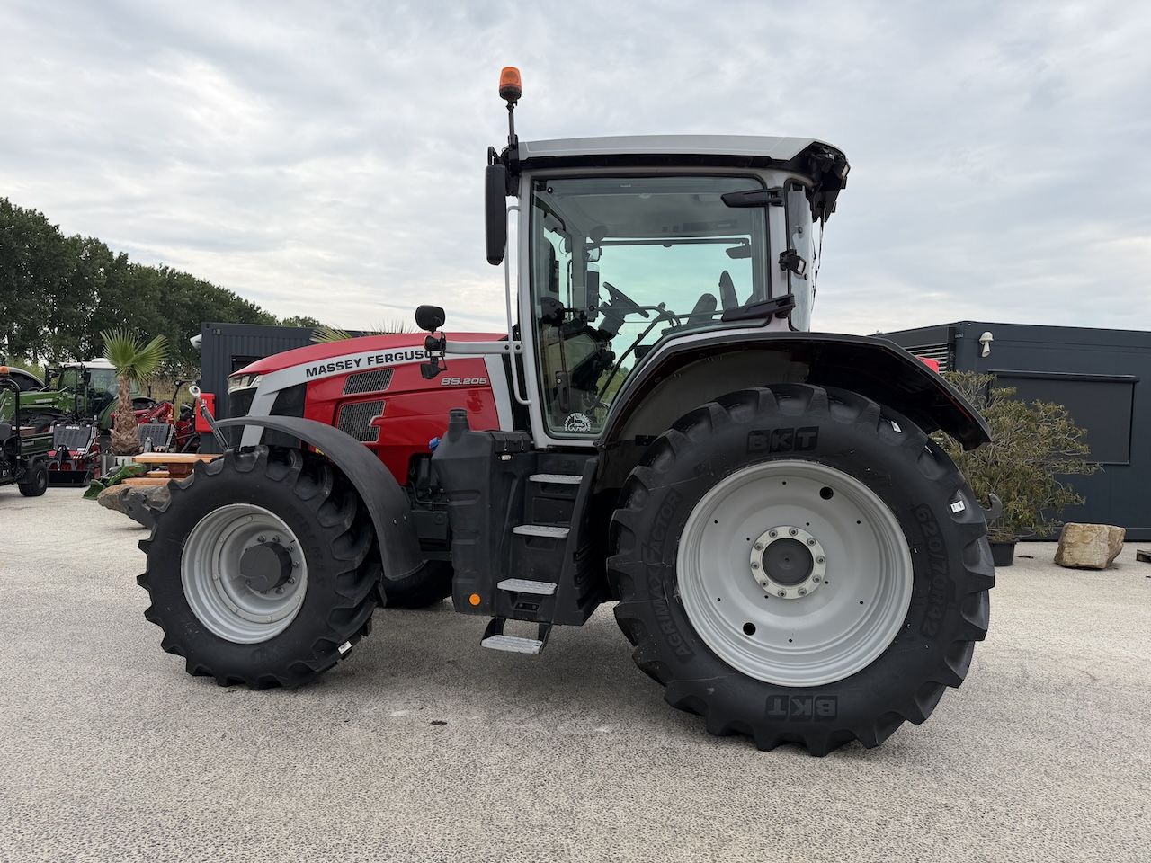 Massey Ferguson 8S.205 Dyna-7