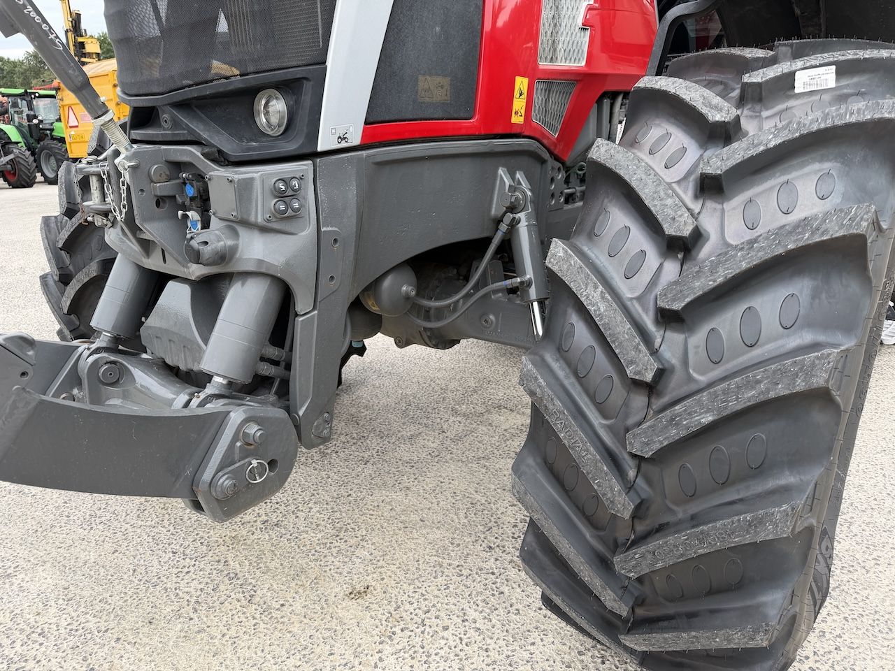 Massey Ferguson 8S.205 Dyna-7