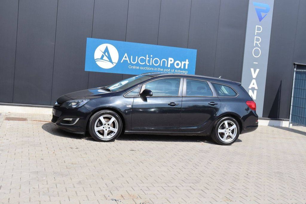 Opel Astra Sports Tourer Diesel Kombi 110 PS 2013