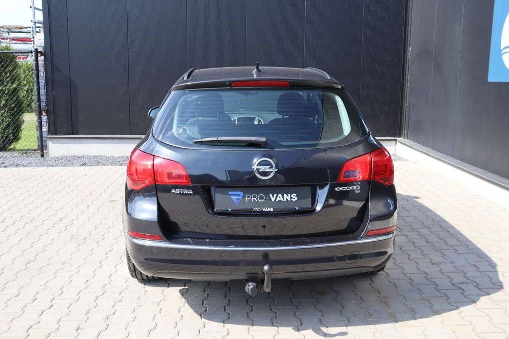 Opel Astra Sports Tourer Diesel Kombi 110 PS 2013