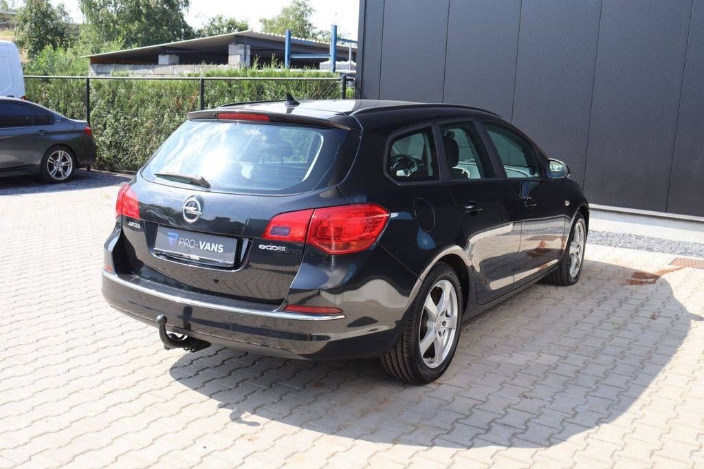 Opel Astra Sports Tourer Diesel Kombi 110 PS 2013