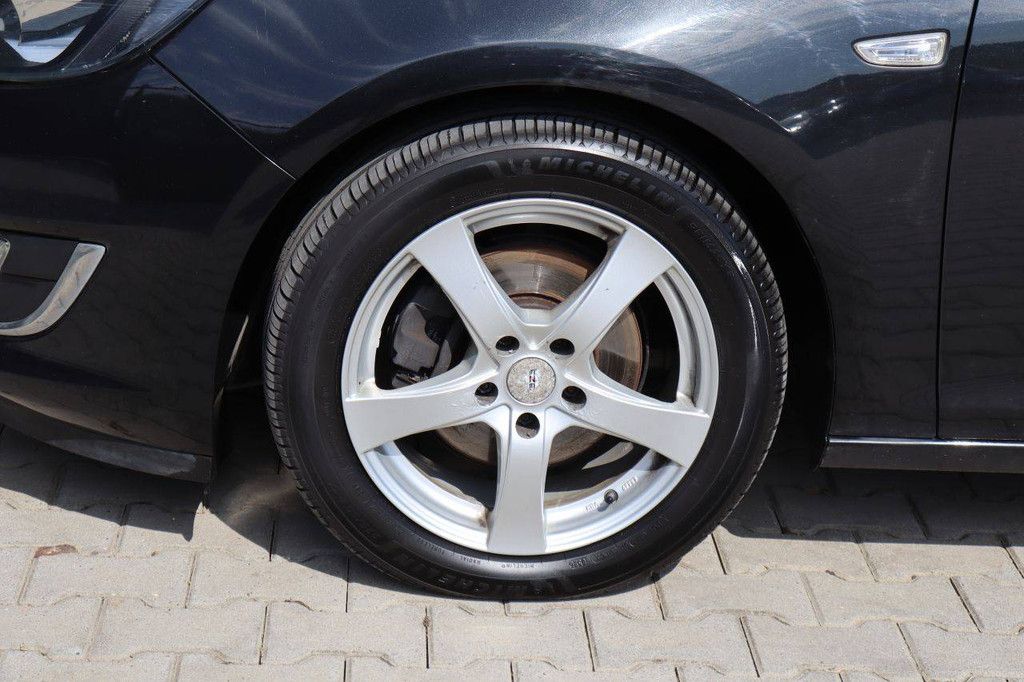 Opel Astra Sports Tourer Diesel Kombi 110 PS 2013