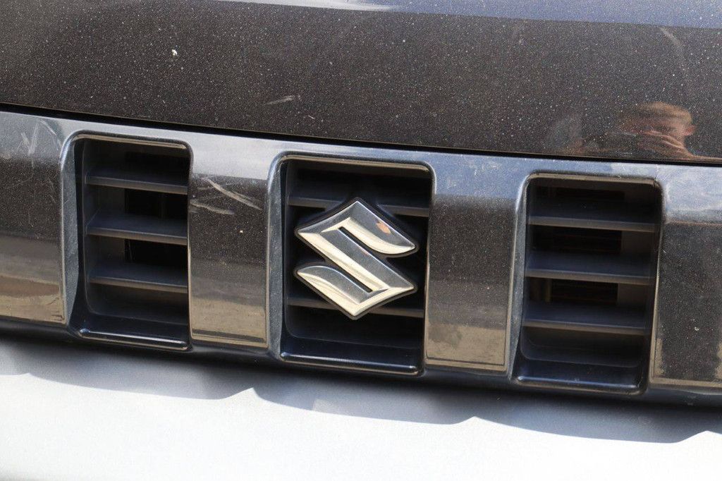 Suzuki Jimmy Pkw Benzin 84 PS 2016 (Margin)
