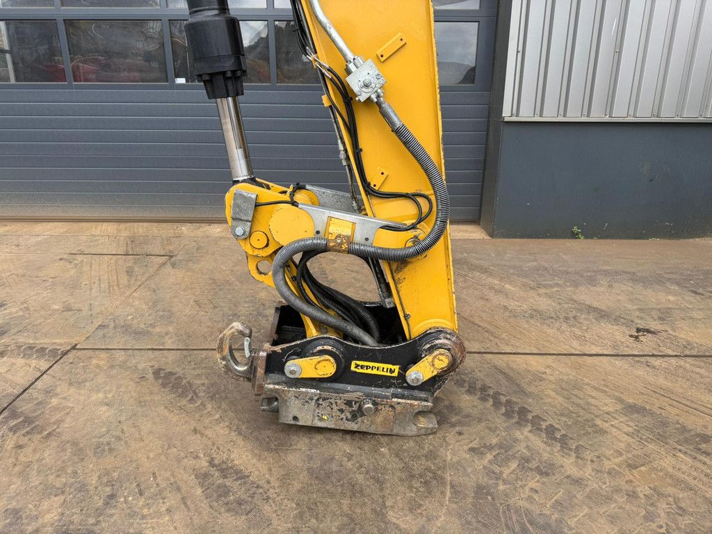 Caterpillar M320F